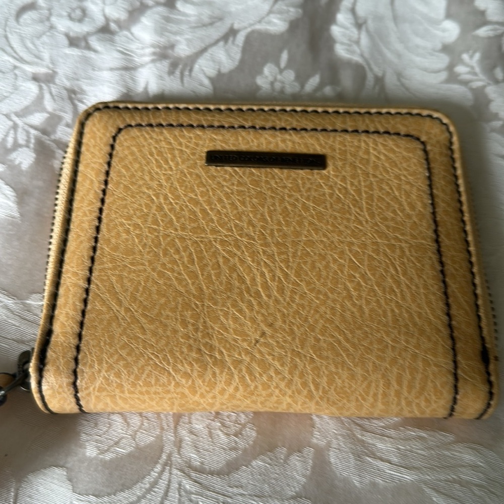 UNITED COLORS OF BENETTON WALLET PURSE MSRP $28.00 NWT